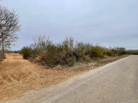 Lot 31 County Road 1628 Moore TX 78057
