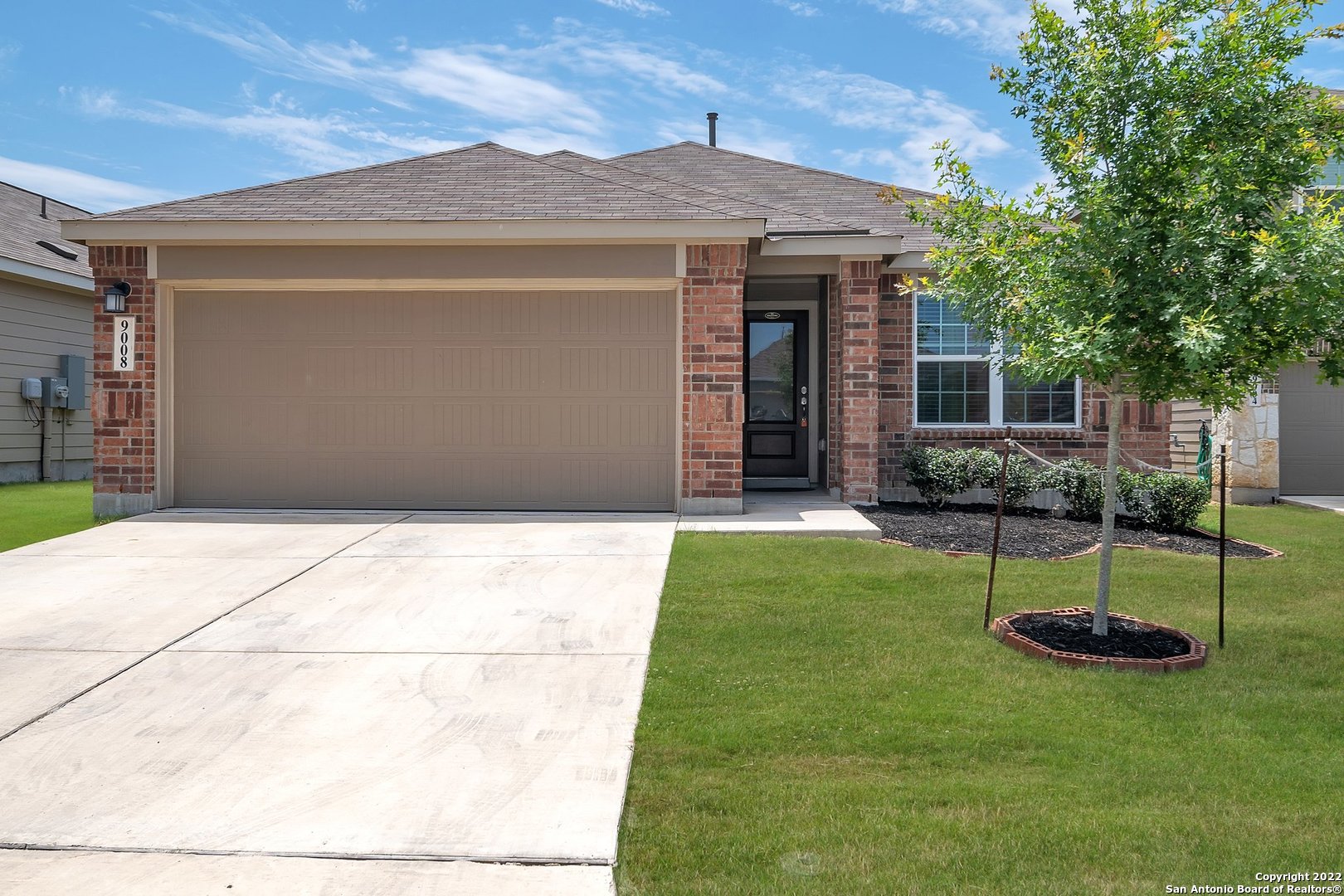 9008 Longhorn Park Converse TX 78109
