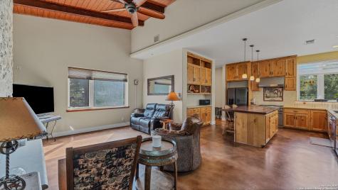 475 Jackson Road Kingsbury TX 78638