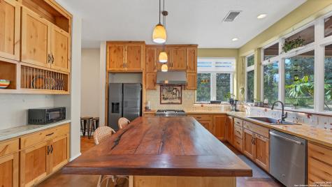 475 Jackson Road Kingsbury TX 78638