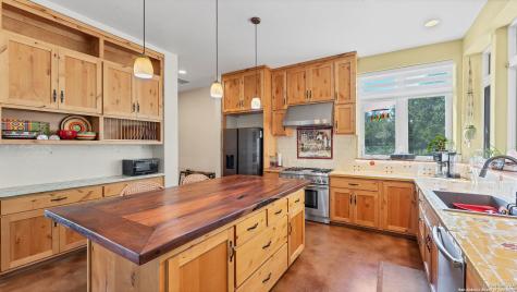 475 Jackson Road Kingsbury TX 78638