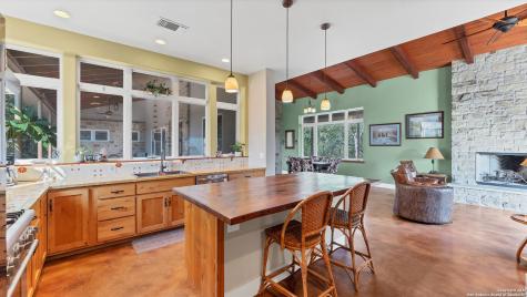 475 Jackson Road Kingsbury TX 78638