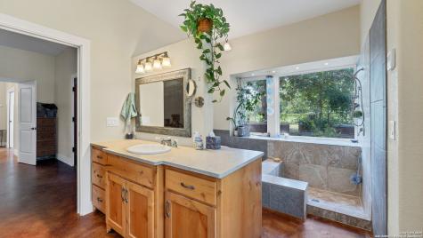 475 Jackson Road Kingsbury TX 78638