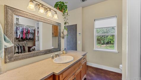 475 Jackson Road Kingsbury TX 78638