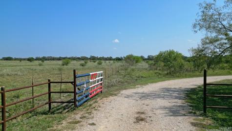 475 Jackson Road Kingsbury TX 78638