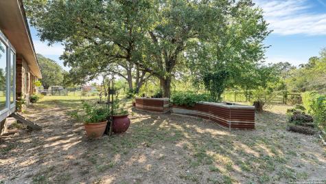 475 Jackson Road Kingsbury TX 78638
