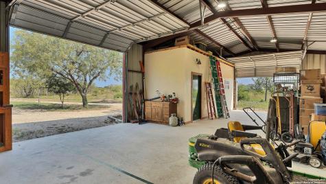 475 Jackson Road Kingsbury TX 78638