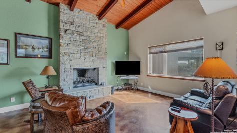 475 Jackson Road Kingsbury TX 78638