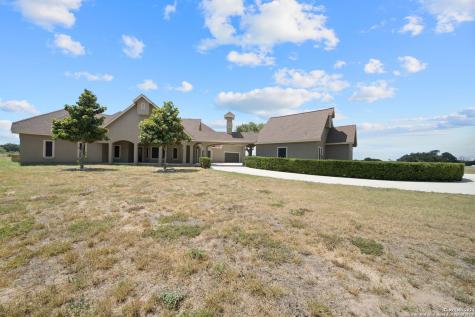 3022 Interstate 35 Natalia TX 78059