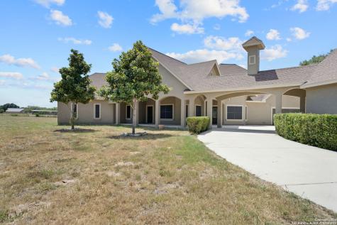 3022 Interstate 35 Natalia TX 78059