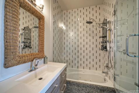 204 N Waterway Drive Kingsland TX 78639