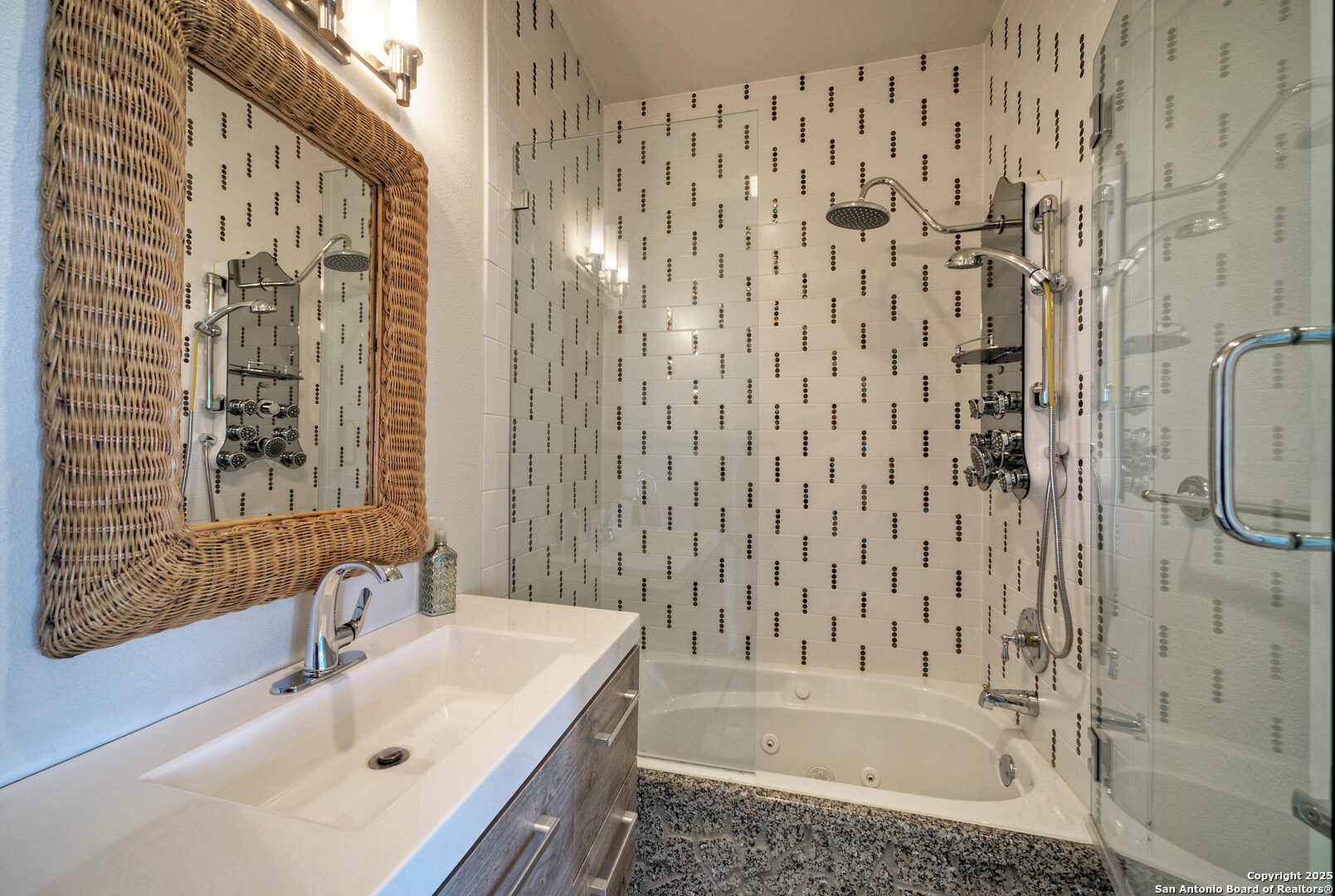 204 N Waterway Drive Kingsland TX 78639