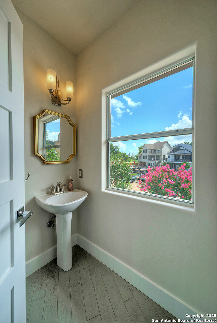 204 N Waterway Drive Kingsland TX 78639