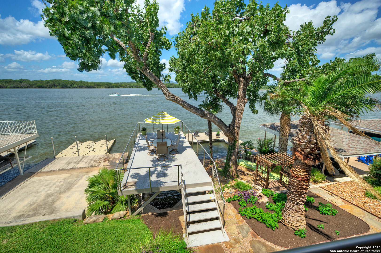 204 N Waterway Drive Kingsland TX 78639