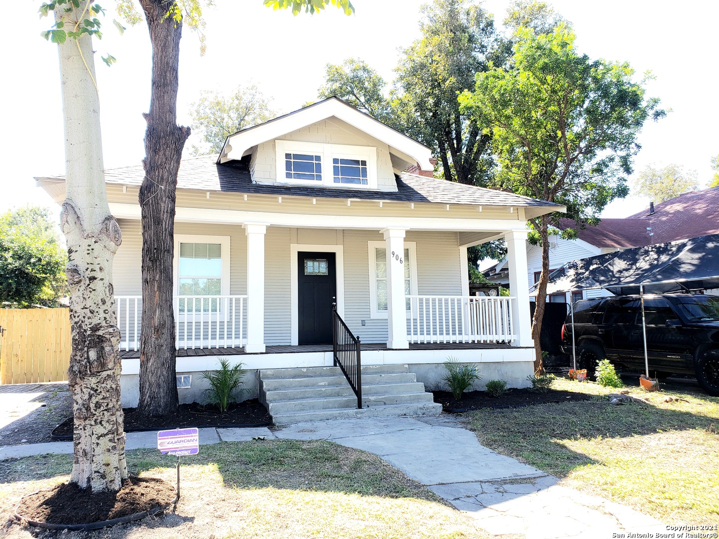 906 W Gramercy Place San Antonio TX 78201