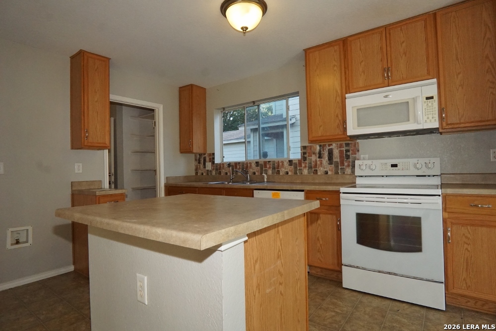 9843 Barhill Bay San Antonio TX 78245