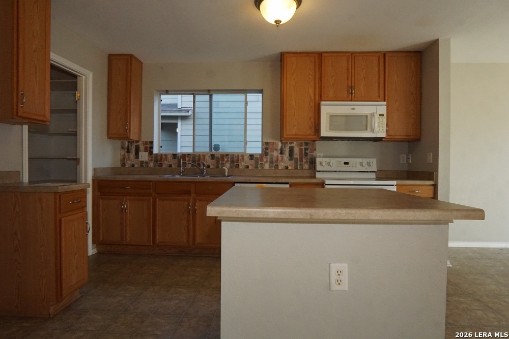 9843 Barhill Bay San Antonio TX 78245