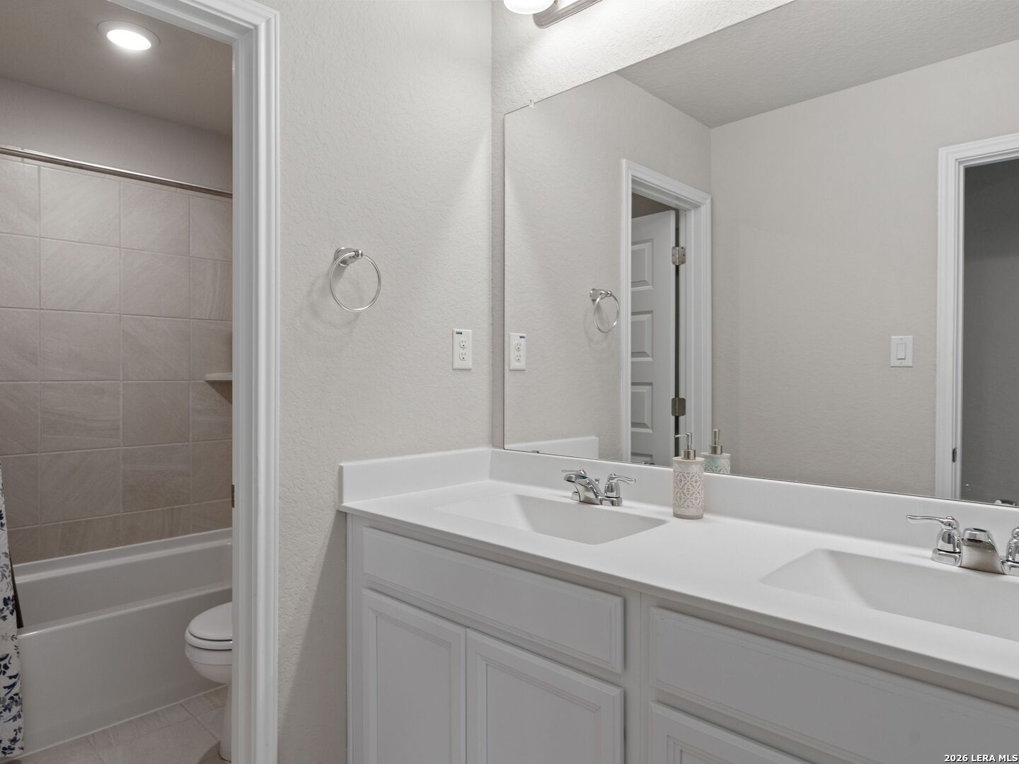 2403 Carino Meadow San Antonio TX 78259