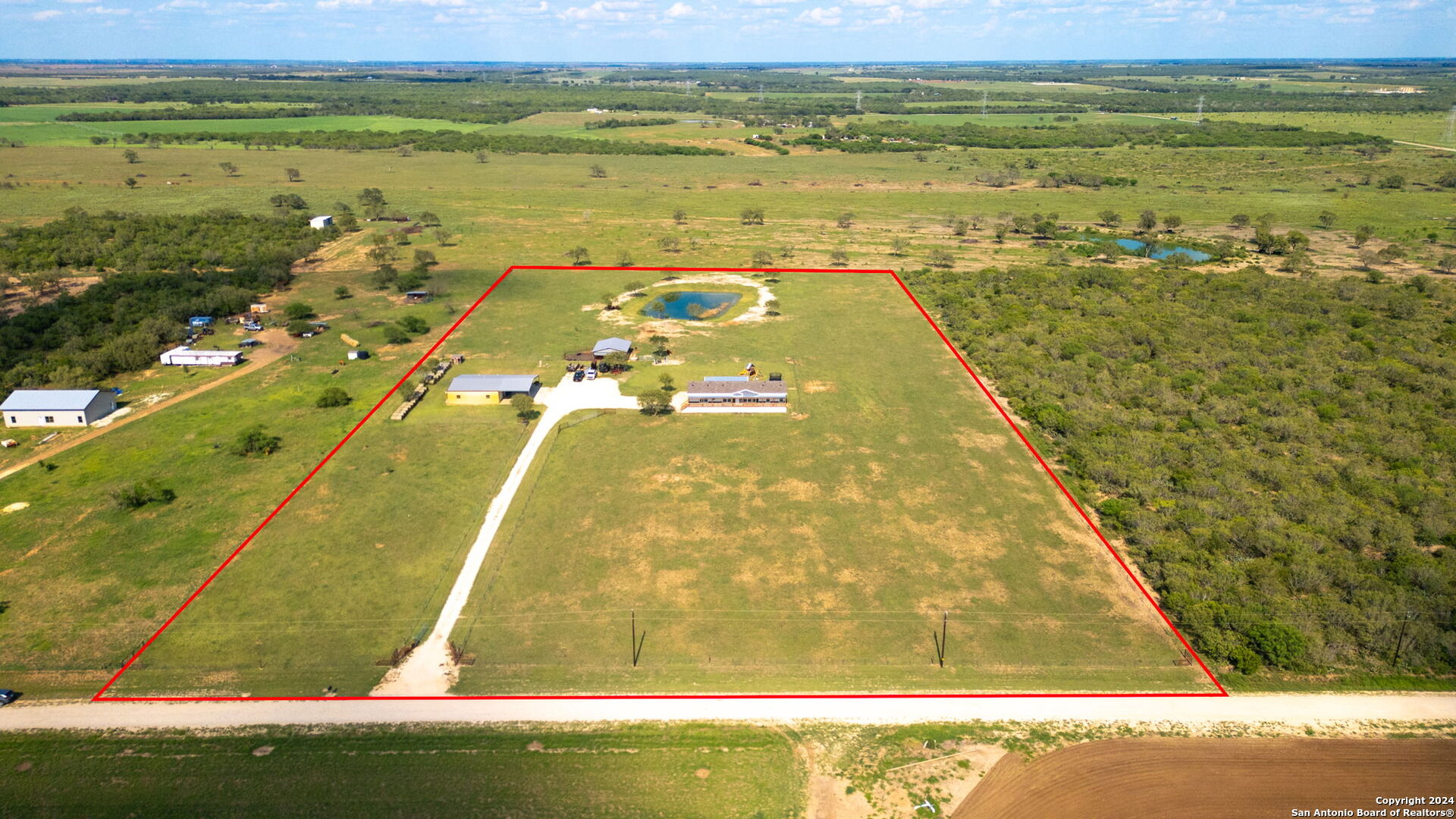 300 County Road 243 Floresville TX 78114