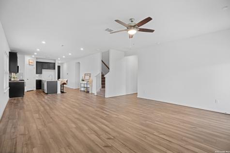12811 Azan Heights San Antonio TX 78245