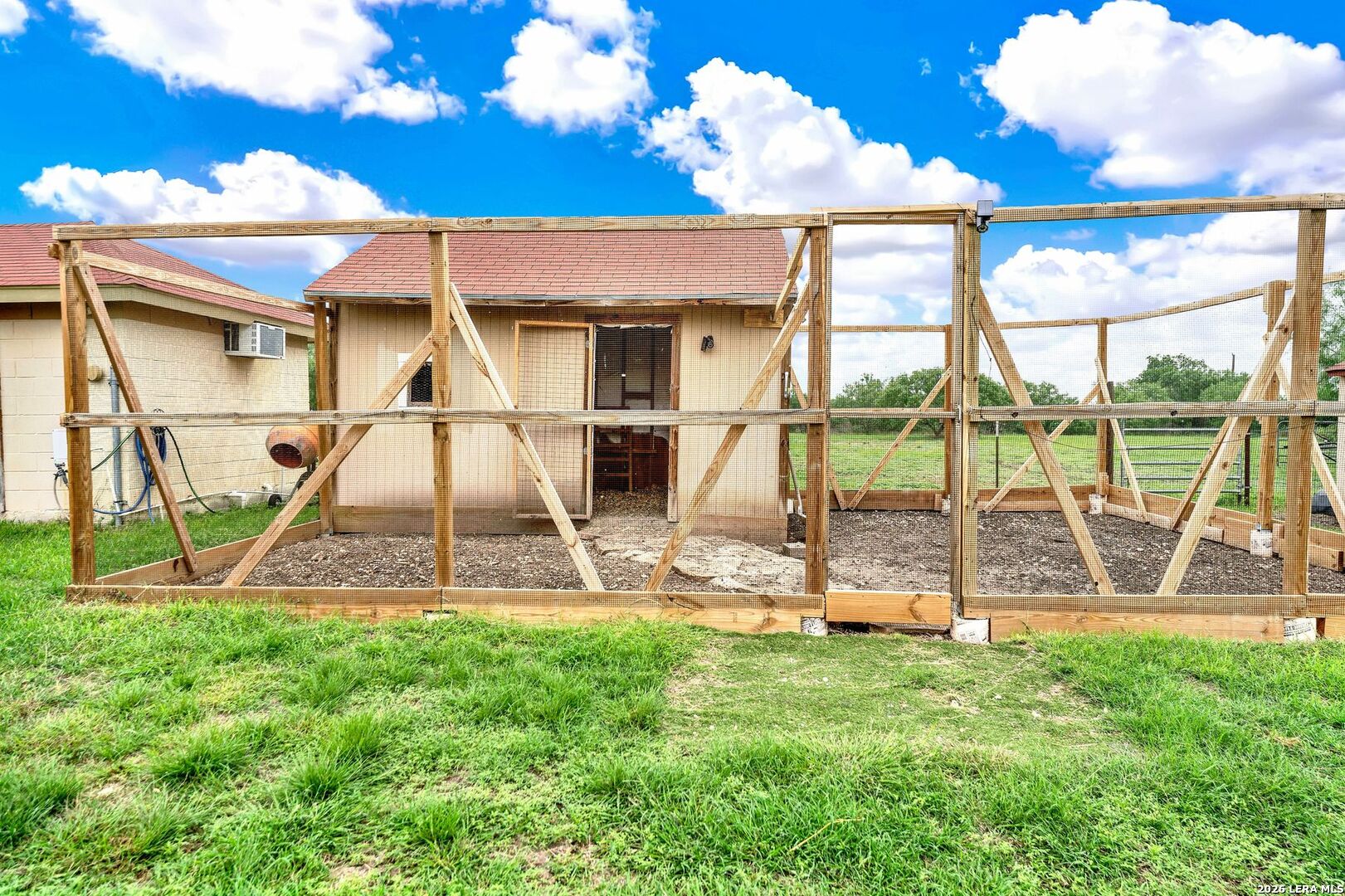 503 Private Road 5764 Lacoste TX 78039