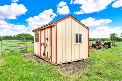 503 Private Road 5764 Lacoste TX 78039