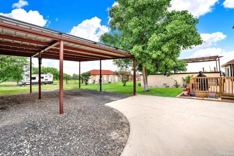 503 Private Road 5764 Lacoste TX 78039