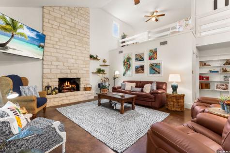 904 N Lincoln Street Fredericksburg TX 78624