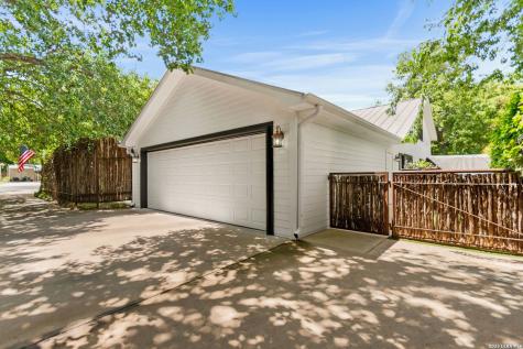 904 N Lincoln Street Fredericksburg TX 78624