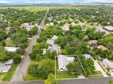 904 N Lincoln Street Fredericksburg TX 78624
