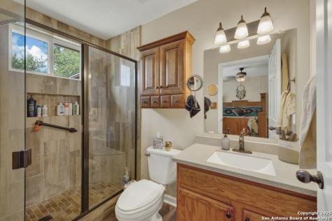 911 Heritage Canyon Lake TX 78133