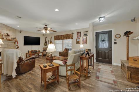 911 Heritage Canyon Lake TX 78133