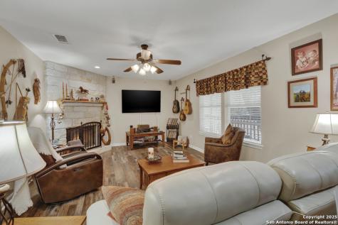 911 Heritage Canyon Lake TX 78133