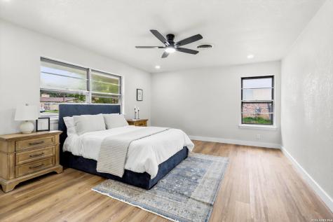 742 Winfield Circle Windcrest TX 78239