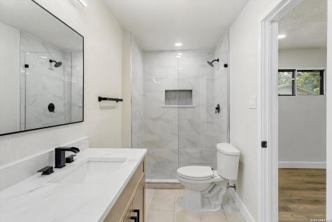 742 Winfield Circle Windcrest TX 78239