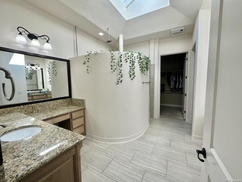 4519 Amorosa San Antonio TX 78261