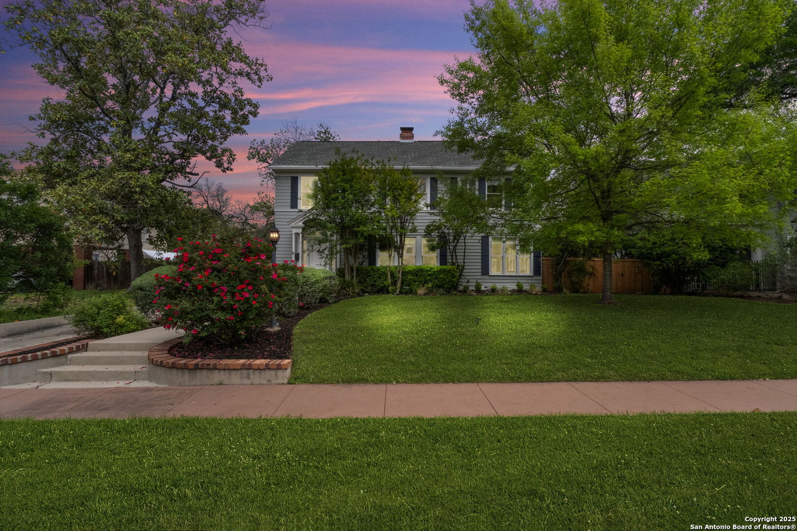 327 W Summit Avenue San Antonio TX 78212