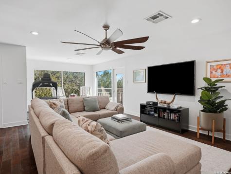 6 Devon Wood San Antonio TX 78257