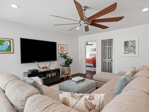 6 Devon Wood San Antonio TX 78257