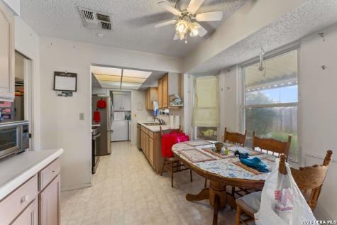 6823 S Whitland San Antonio TX 78239