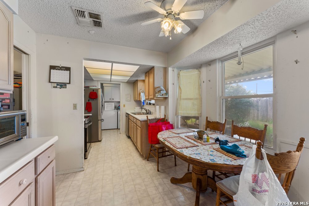 6823 S Whitland San Antonio TX 78239