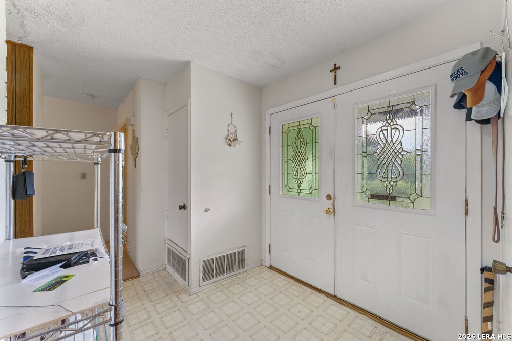 6823 S Whitland San Antonio TX 78239