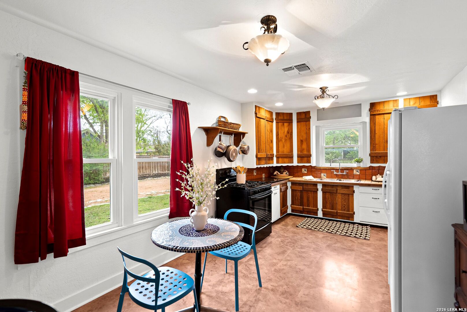 408 W College Street Fredericksburg TX 78624