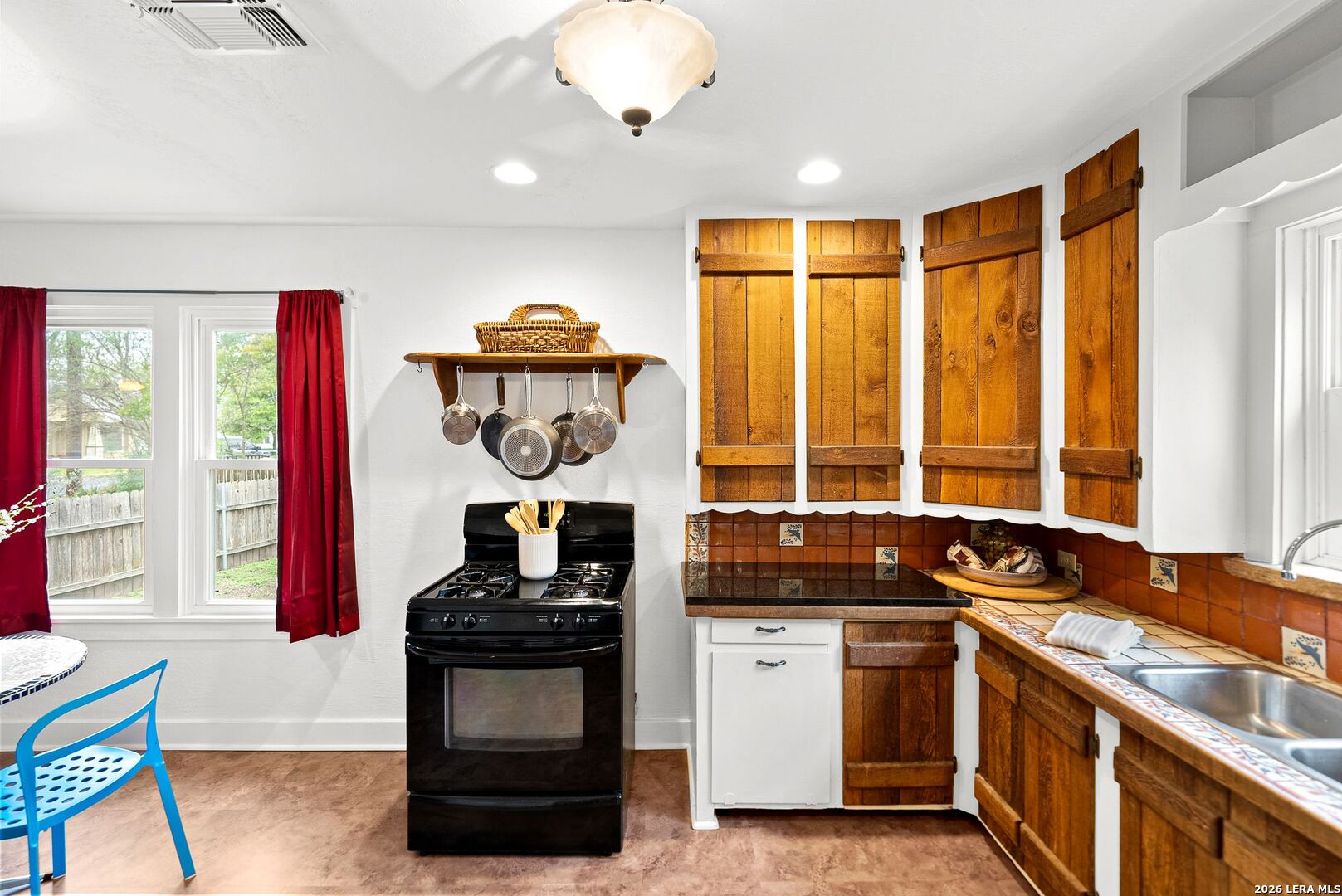 408 W College Street Fredericksburg TX 78624