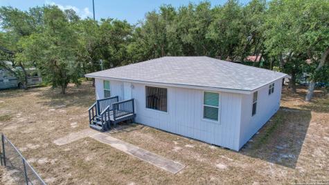 419 W James Street Rockport TX 78382