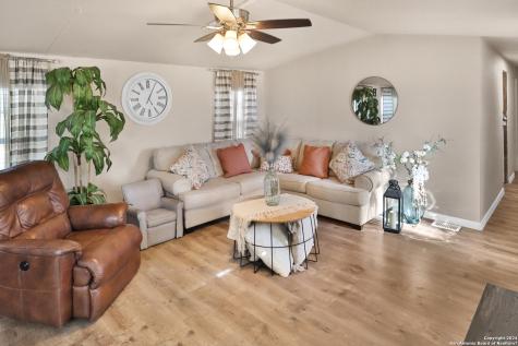 1892 Fm 476 Poteet TX 78065