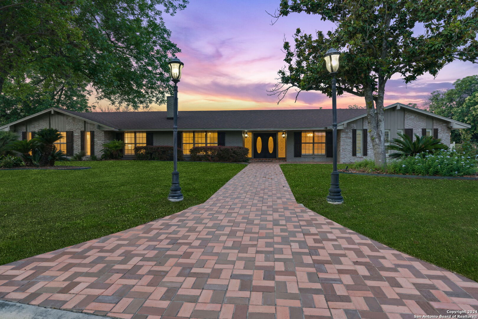 1302 Shady Lane Hondo TX 78861