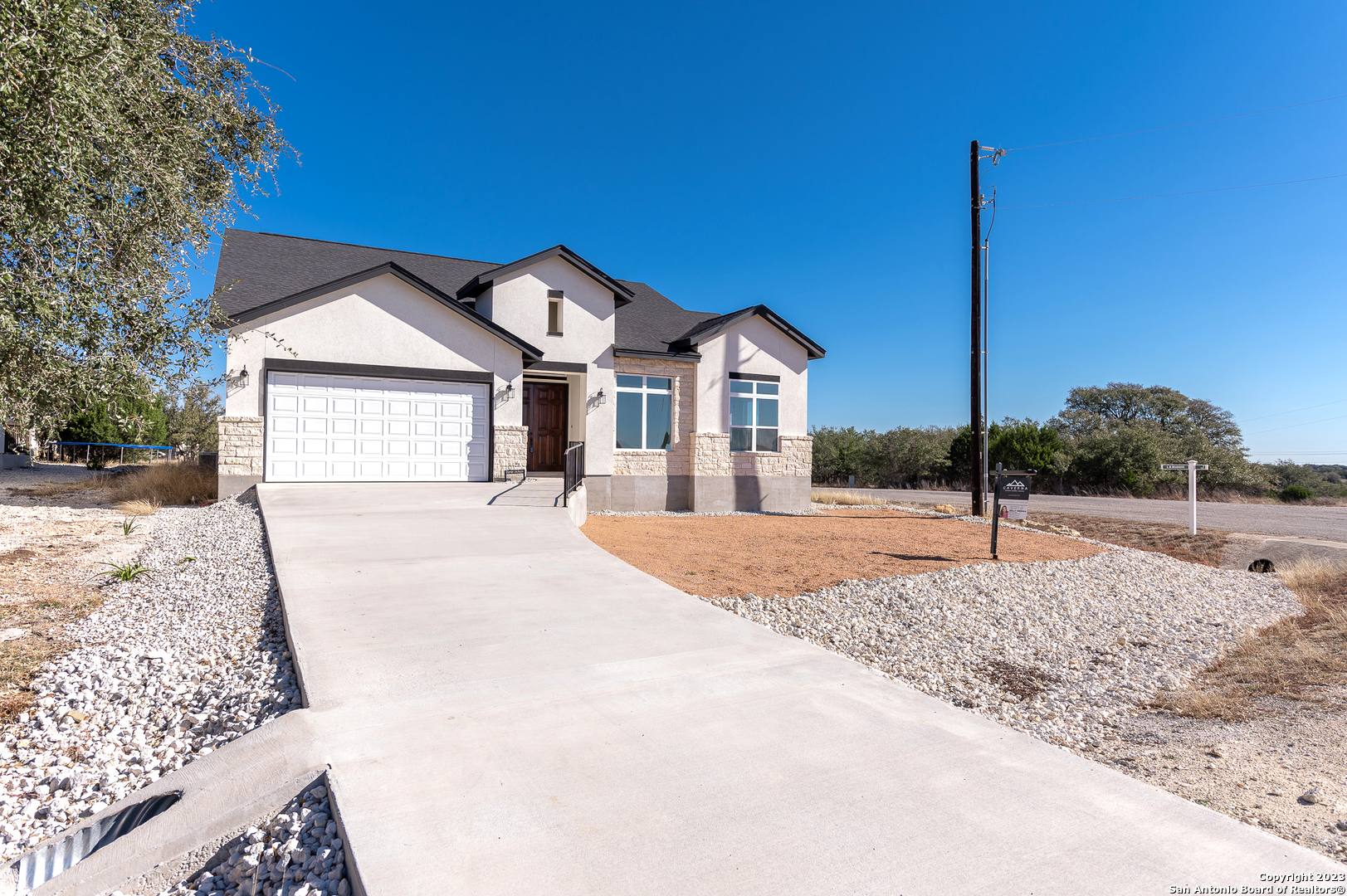 101 Daniel Jackson Blanco TX 78606