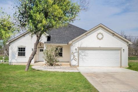 630 County Road 3822 San Antonio TX 78253