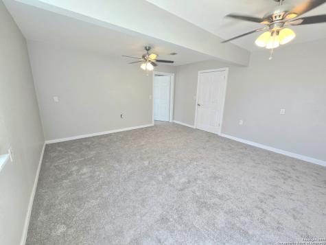 5894 Castle Run San Antonio TX 78218